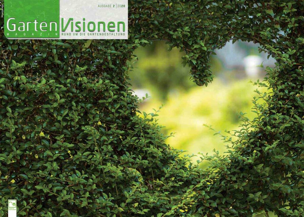 Ein Herz in der Hecke mit Logo GartenVisionen